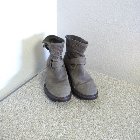 Coach Gates Gray Olive Round Toe Pull On Boots - Picture 4 of 6